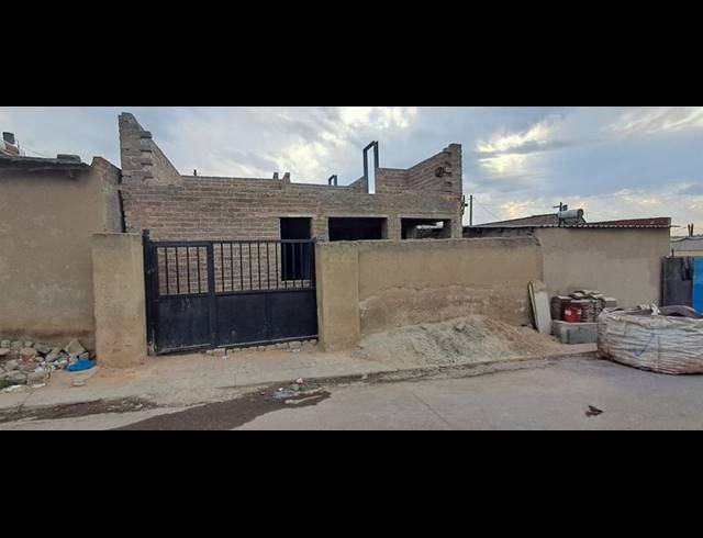 5 BEDROOM HOUSE FOR SALE IN ALEXANDRA EAST BANK